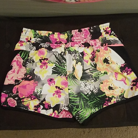 Fila Shorts Small - Picture 2 of 6